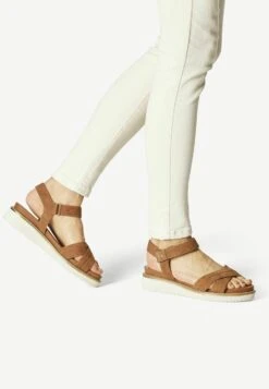 Tamaris Sandalen Met Sleehak - Cognac