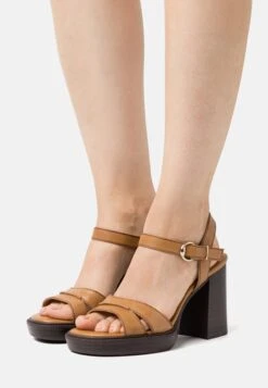 Tamaris Clogs - Camel