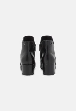 Tamaris Korte Laarzen - Black Matt -Tamaris Winkel 2510a29a7c39414c87d95211ce388a26