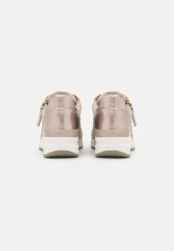 Tamaris Sneakers Laag - Taupe -Tamaris Winkel 36715b553a984499a499dbcff55743c7