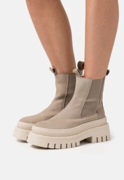 Tamaris Enkellaarsjes Met Plateauzool - Taupe