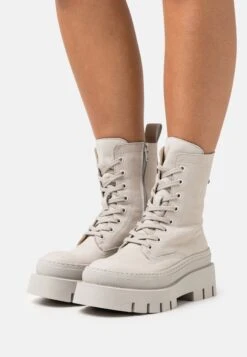 Tamaris Enkellaarsjes Met Plateauzool - Soft Grey