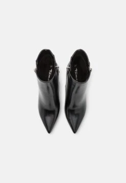 Tamaris Korte Laarzen - Black 11 Tamaris Korte Laarzen - Black -Tamaris Winkel 64e365ab88b642a0ba01b783bd95d8d7