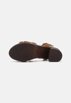 Tamaris Sandalen Met Plateauzool - Beige -Tamaris Winkel 77e3f13cb1914d4ab7815ae7097d265f