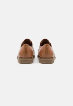 Tamaris Veterschoenen - Nut -Tamaris Winkel 924eeb400d9d46fbb8b6331e7605243a