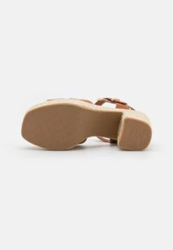Tamaris Sandalen Met Hoge Hak - Cognac -Tamaris Winkel d4d1f665b1e94e5f8fa3f8f307e90a6c
