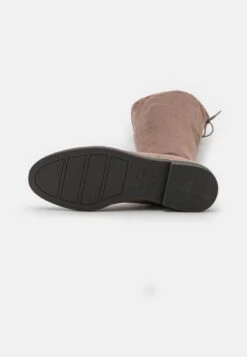 Tamaris Overknee Laarzen - Beige -Tamaris Winkel e23f5ddcb3a64b6283106bdb8974829f