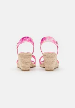 Tamaris Sandalen Met Sleehak - Rose Comb -Tamaris Winkel e8aec7230b0a4b8c9513a0a37b9233c1