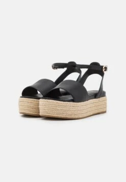Tamaris Sandalen Met Plateauzool - Black 8 Tamaris Sandalen Met Plateauzool - Black -Tamaris Winkel f112aa8d415e4fac91821febc9a9b424