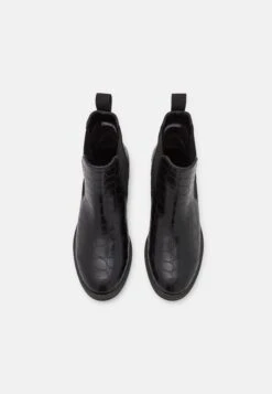 Tamaris Korte Laarzen - Black 11 Tamaris Korte Laarzen - Black -Tamaris Winkel f2e5a164d2e4477997c68e016b5f5446