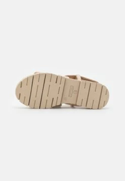 Tamaris Sandalen Met Plateauzool - Off-White -Tamaris Winkel fba4e46d4bf4412eadef60de08b15084